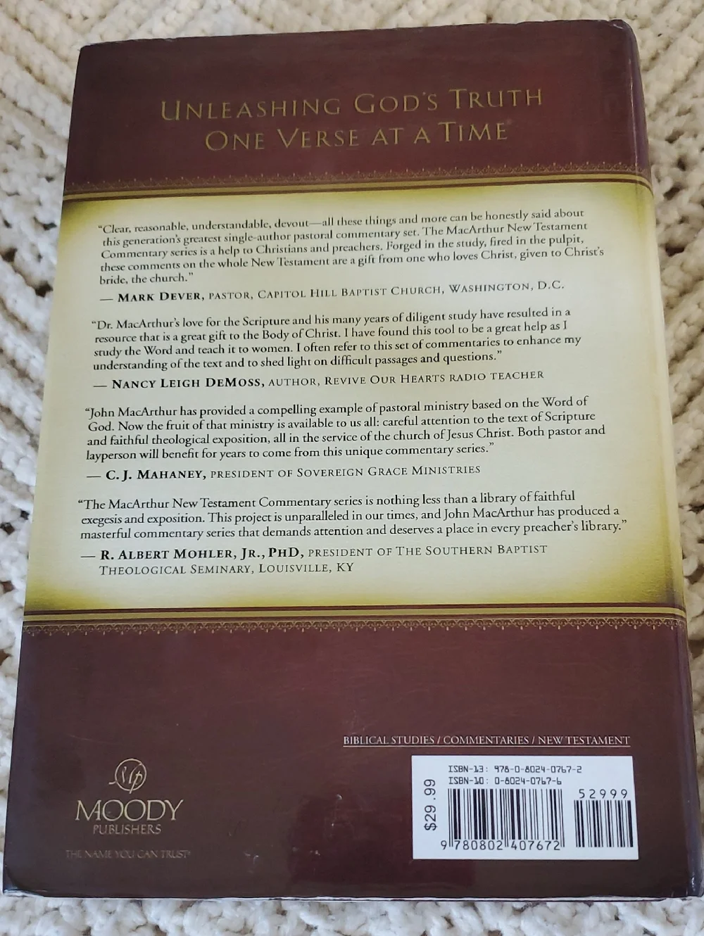 The MacArthur New Testament Commentary  Romans 1-8 Romans 9-16 2 Books.